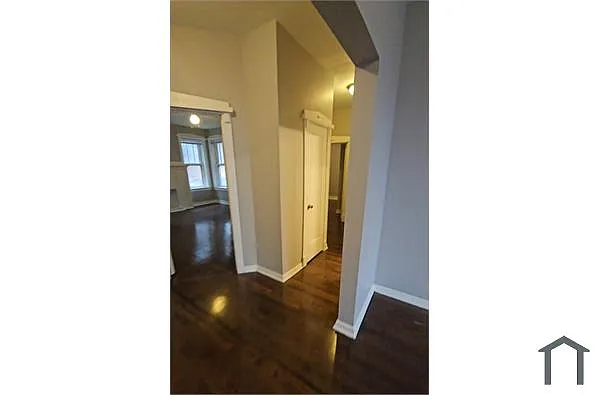 Photo 2 of 5 - 6226 S Eberhart Ave #3 - Chicago, IL Building Photo - 6226 S Eberhart Ave #3