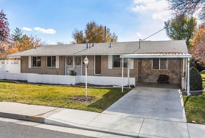 1st image of 5711 S Glenbrook Dr