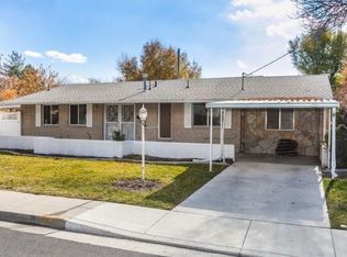 5711 S Glenbrook Dr, Holladay, UT 84121