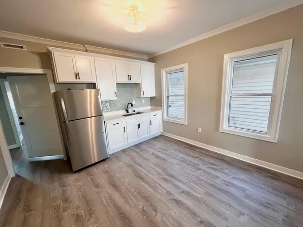 2105 Murray Hill Rd, Cleveland, OH