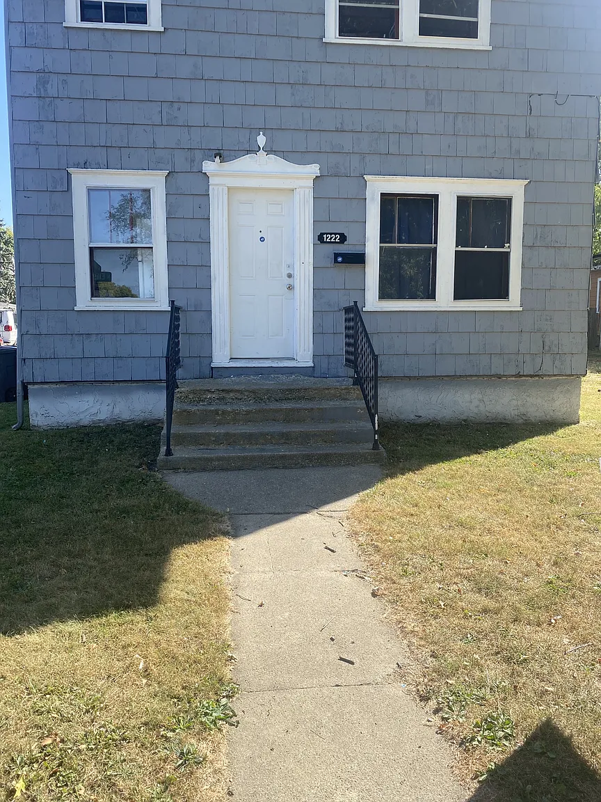 1222 N Ellis St photo 1