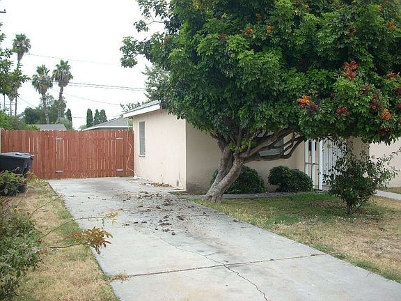 4th image of 12522 Leroy Ave