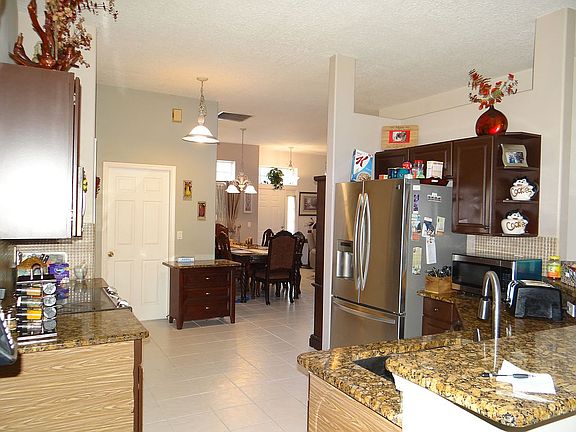 5th image of 430 SW Sundance Trl