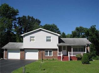 2271 Winner Rd, Hermitage, PA 16148