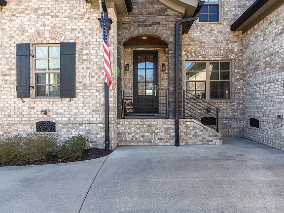 2nd image of 3043 Allenwood Dr