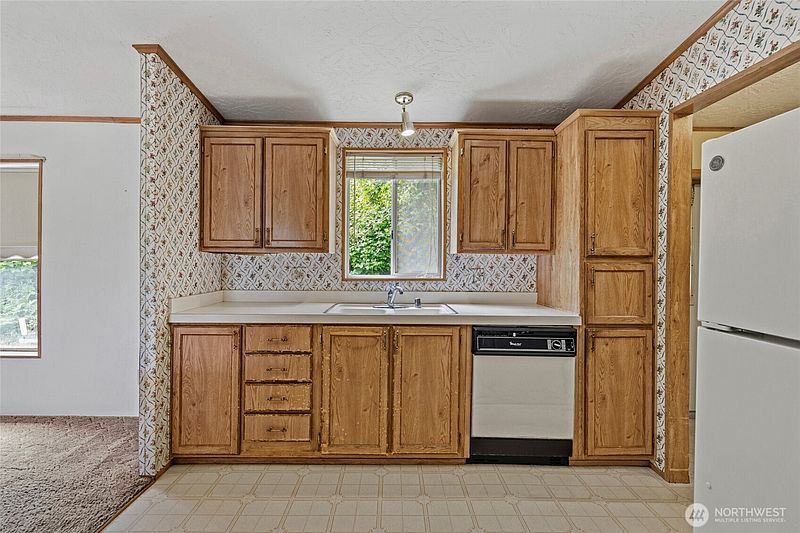 4th image of 18206 W Big Lake Boulevard