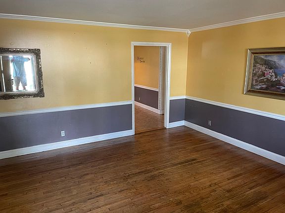 2nd image of 901 E Olmstead Ave