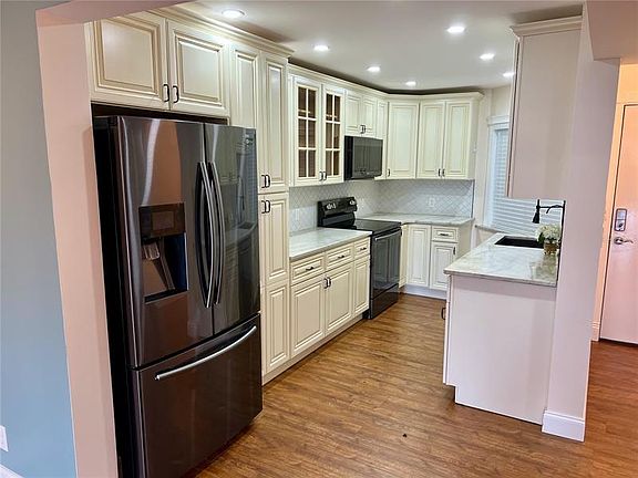 3rd image of 4101 Fairview Vista Poin Unit 144