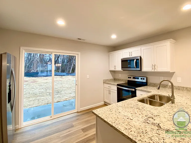 25 Wofford Pine Dr — Photo 3