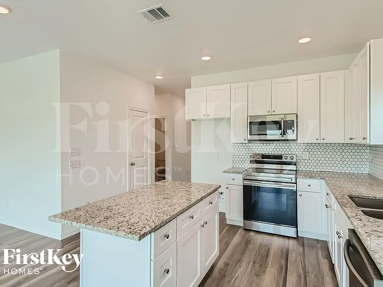 7360 Parkside Place Dr — Photo 9