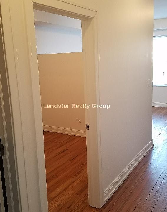 1st image of 4054 N Milwaukee Ave #1
