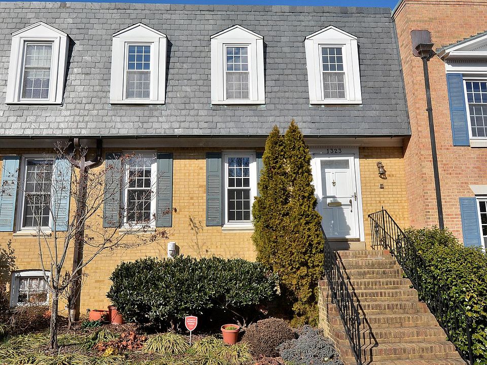 1st image of 1323 N Lynnbrook Dr