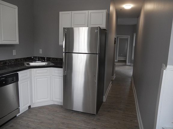 3rd image of 419 Porter Ave APT 2