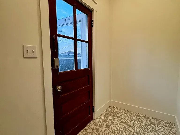536 Aurora Ave #1/2-B — Photo 12