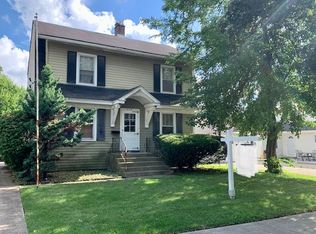 1114 W Galena Blvd, Aurora, IL 60506