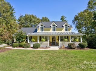 3 Chickadee Ln, Fairview, NC 28730