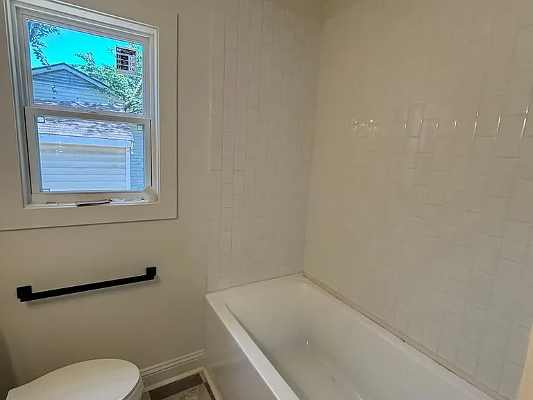 1601 Traffic St — Photo 10