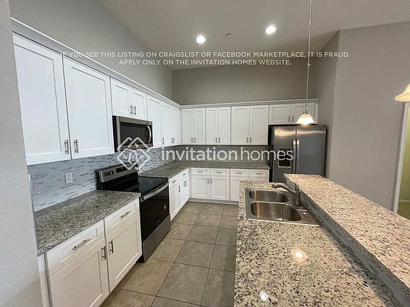 5th image of 13621 W Avalon Dr