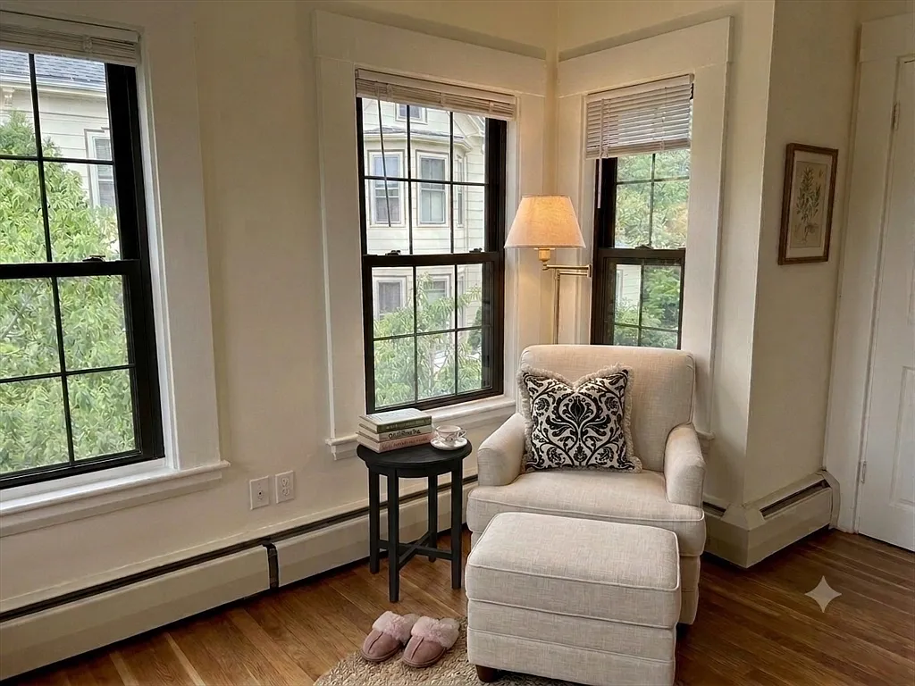 3 bed, 1.0 bath, 9999 sqft, $3,000 — Photo 1