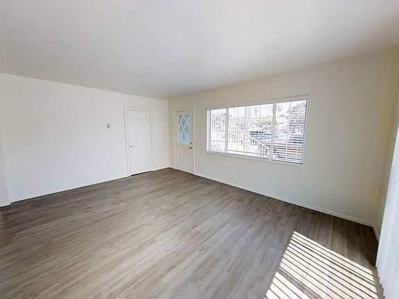 3rd image of 125-131 Elkwood Ave #129