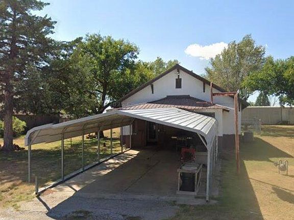 2nd image of 310 N Main St