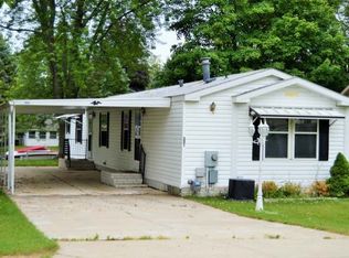 321 Bruce Rd, Beaverton, MI 48612