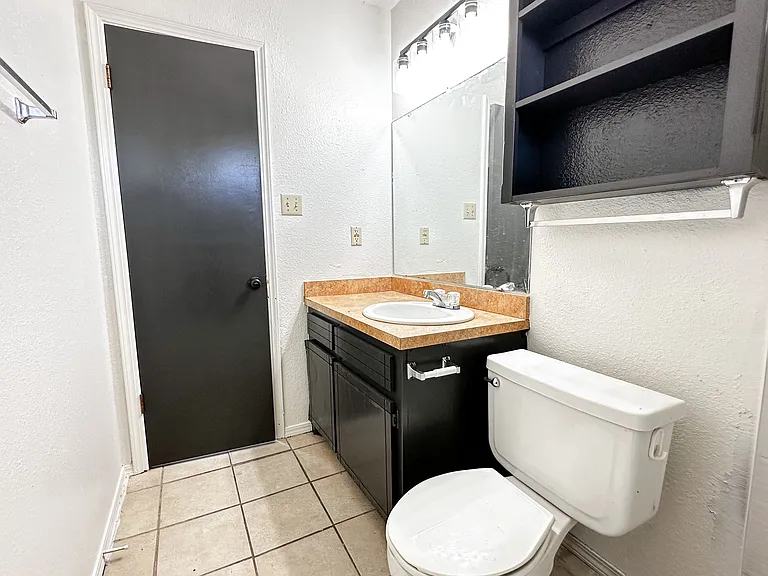 1616 SW B Ave #C — Photo 10