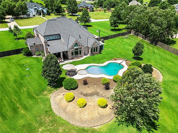 2nd image of 11208 W Stonebriar Dr