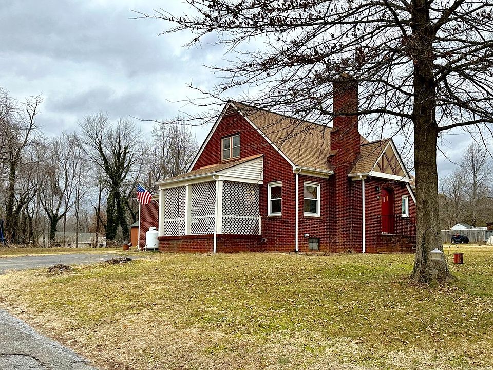 1391 Church St, Appomattox, VA 24522 Zillow