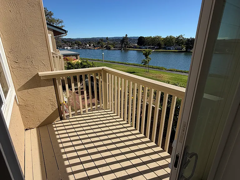 186 Beach Park Blvd — Photo 4