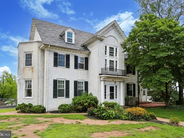 800 Radcliffe St, Bristol, PA 19007