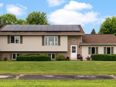 888 North Thompson Road, Sun Prairie, WI, 53590