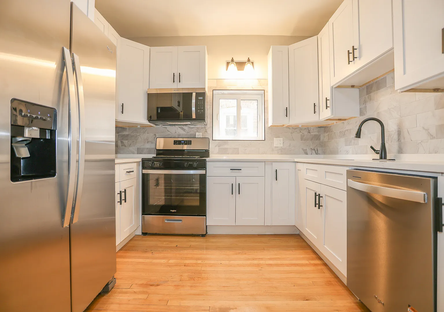 3 bed, 1400 sqft, $3,000 — Photo 3