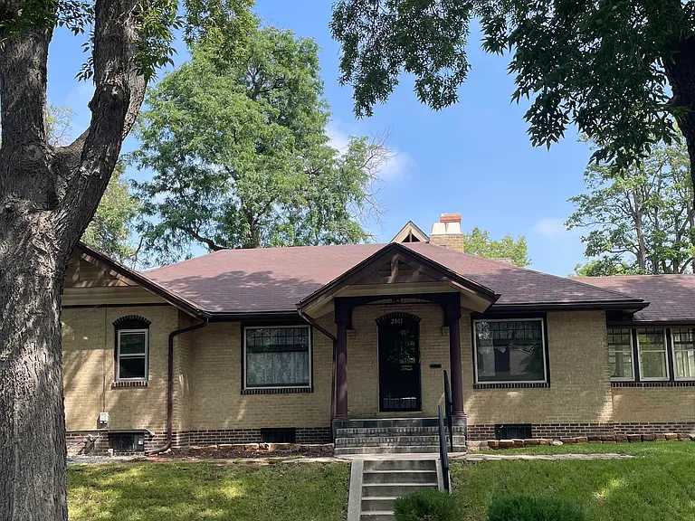 2801 Clermont St — Photo 2