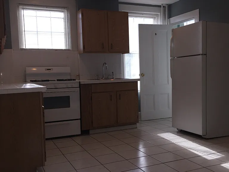 24 Everett St #2 — Photo 25