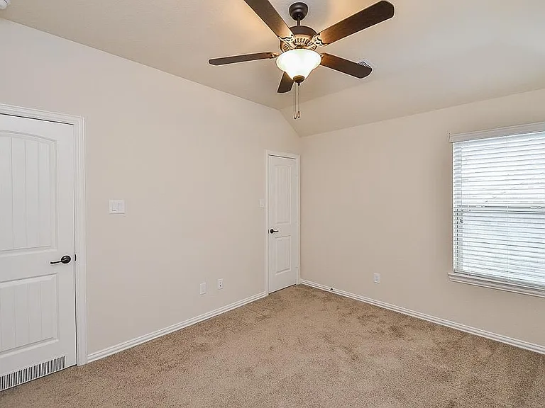 9411 Sparrow Creek Ct — Photo 19