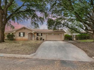 109 W Driftwood Dr, Fredericksburg, TX 78624