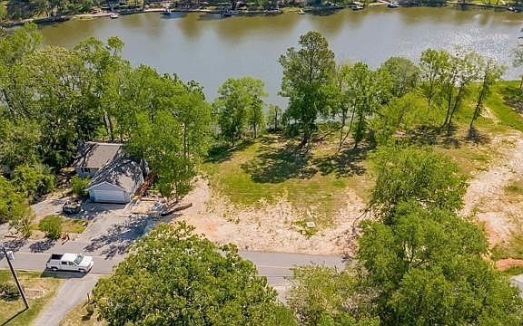 4th image of 1217 Chateau Ln #B