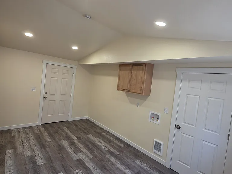 730 Myrtine St — Photo 6