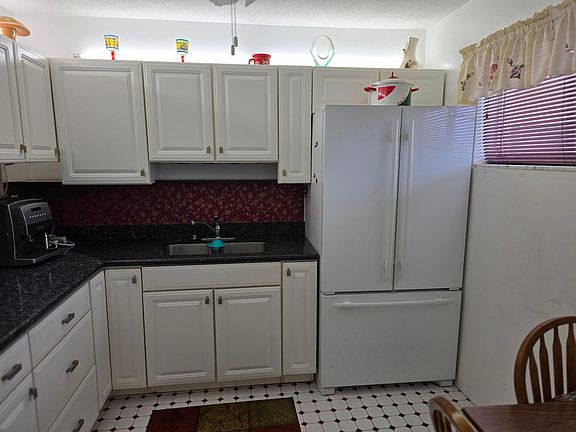 3rd image of 2682 Garden Drive S #309