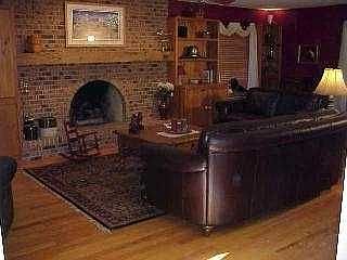 2nd image of 7541 Peachtree Ln