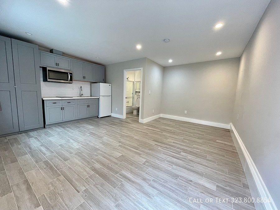 1st image of 343 N Mansfield Ave #C