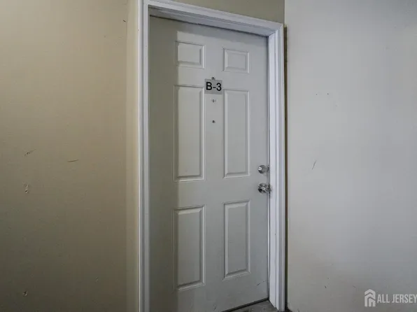 600 N 6th St #1103, Newark, NJ 07107