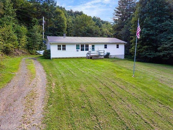 3rd image of 728 Indian Creek Rd NW