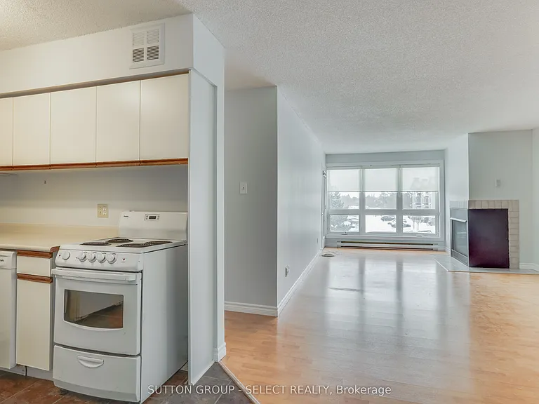 15 Jacksway Cres #315 — Photo 6