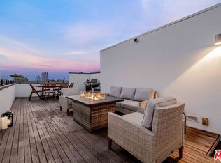 3964 1/2 Beethoven St, Los Angeles, CA 90066