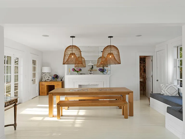 729 Bellevue Ave — Photo 1