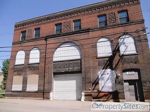 1st image of 836 W North Ave