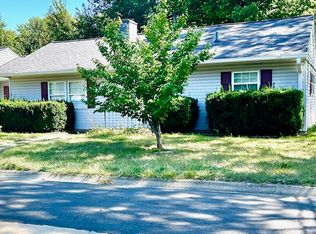 302 Kelly Ct, Champaign, IL 61821