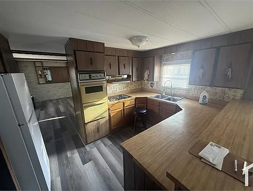 2 bed, 960 sqft, $1,200 — Photo 2